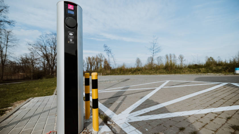 jaką stację ładowania pojazdów elektrycznyc wybrać