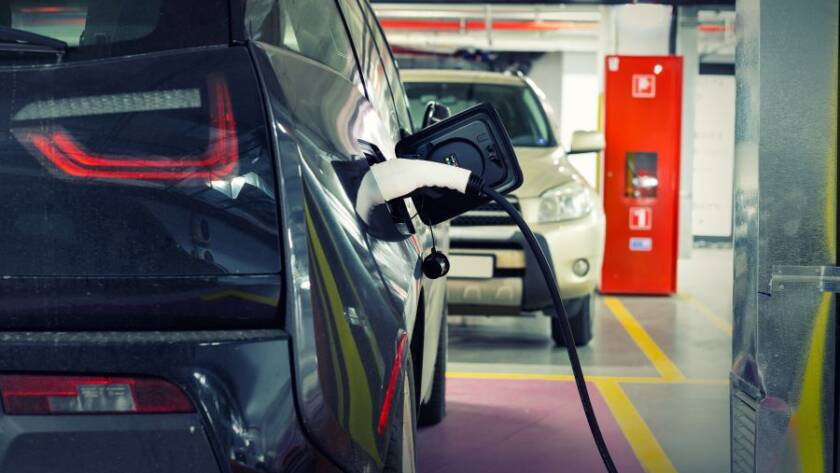 stacje ładowania w obiektach logistycznych