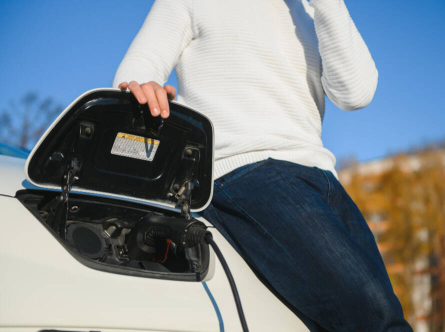 po jakim czasie trzeba wymienić baterie w samochodzie elektrycznym